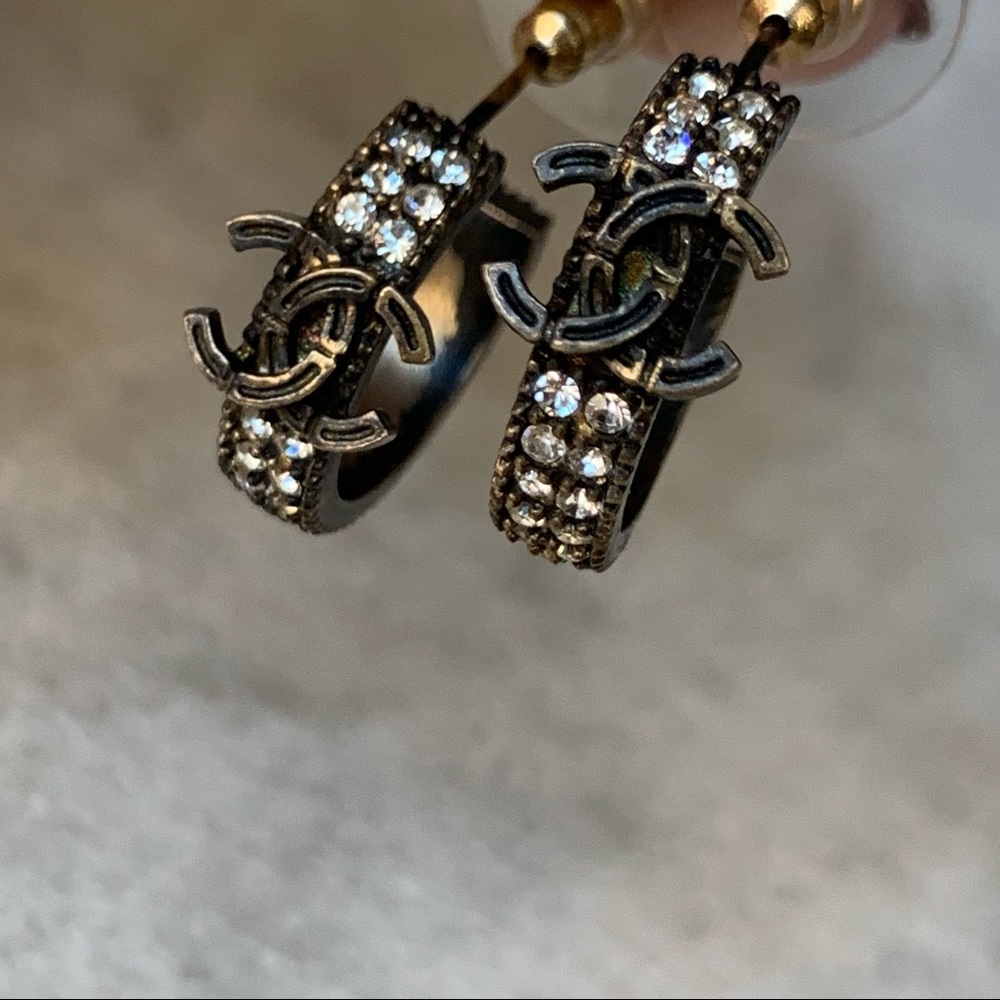 CHANEL CC Crystals C Hoop Earrings ⚜️🖤 Authentic